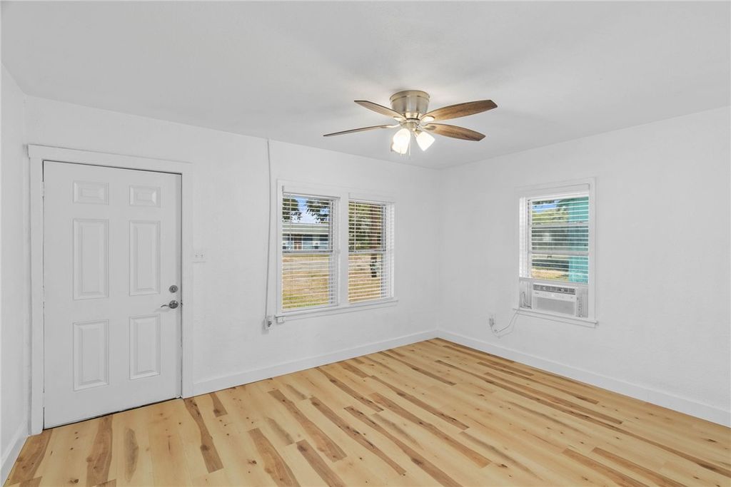 913 Recreation Dr, Corpus Christi, TX 78418 — photo 5