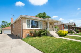 2820 W 100th Place, Evergreen Park, IL 60805