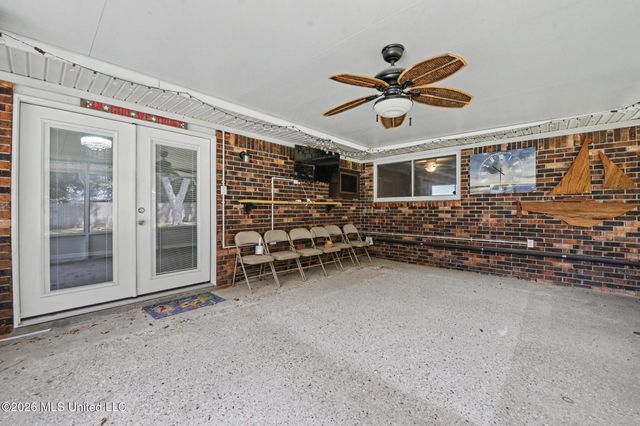 15290 N Parkwood Drive, Gulfport, MS 39503