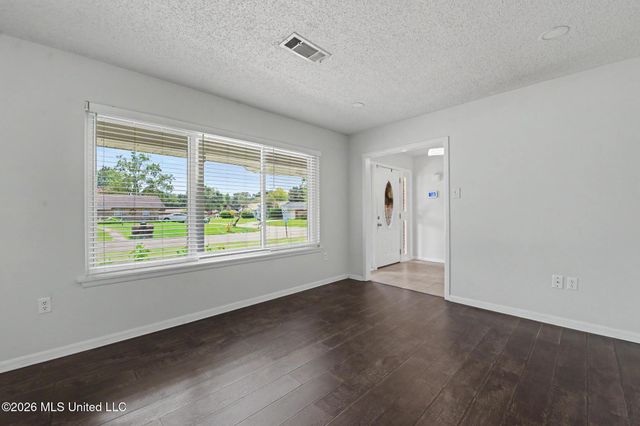 15290 N Parkwood Drive, Gulfport, MS 39503