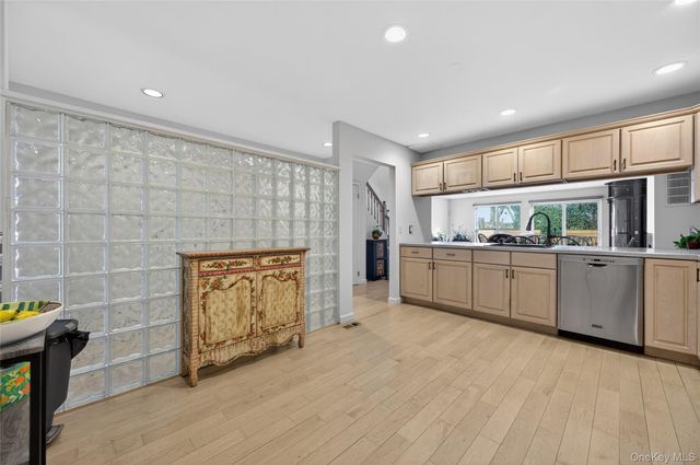 13 Parkridge Court, Huntington, NY 11743