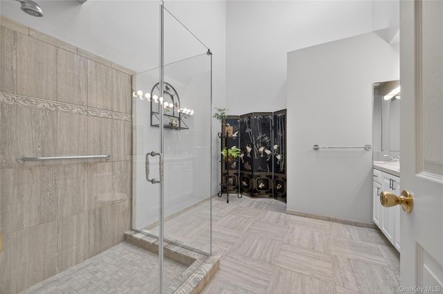 13 Parkridge Court, Huntington, NY 11743