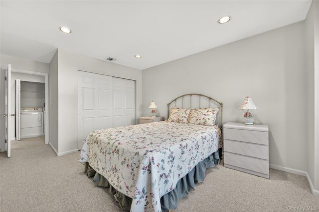 13 Parkridge Court, Huntington, NY 11743