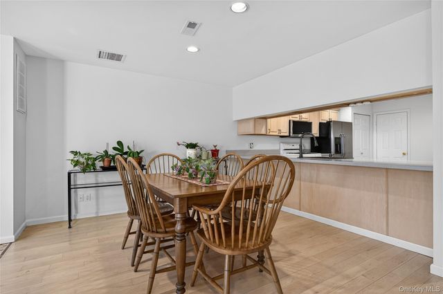 13 Parkridge Court, Huntington, NY 11743