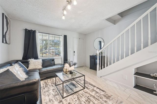 6924 WOODLAKE 104, Orlando, FL 32810