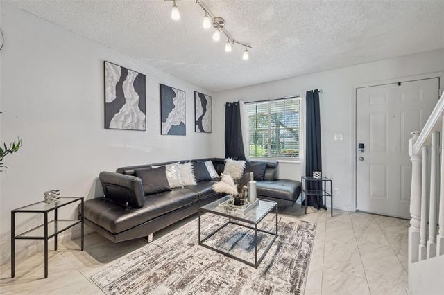 6924 WOODLAKE 104, Orlando, FL 32810