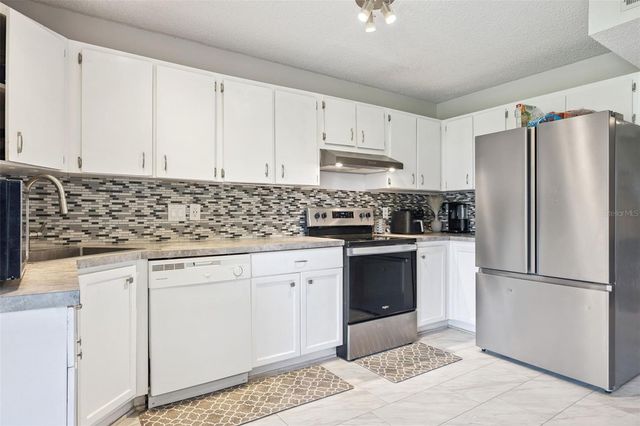 6924 WOODLAKE 104, Orlando, FL 32810