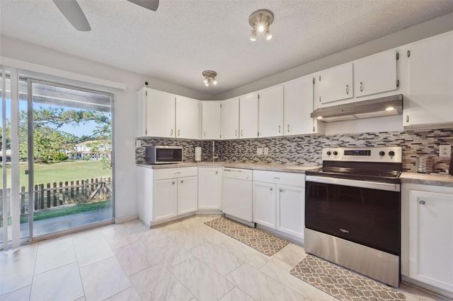 6924 WOODLAKE 104, Orlando, FL 32810