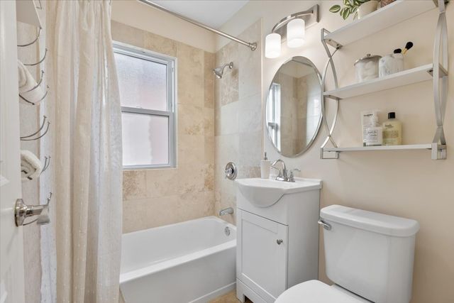 5324 N Laramie Avenue, Chicago, IL 60630