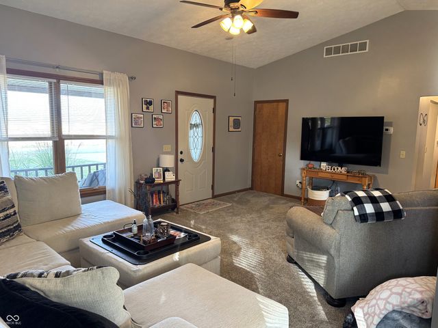 617 S Gregory Lane, Otterbein, IN 47970