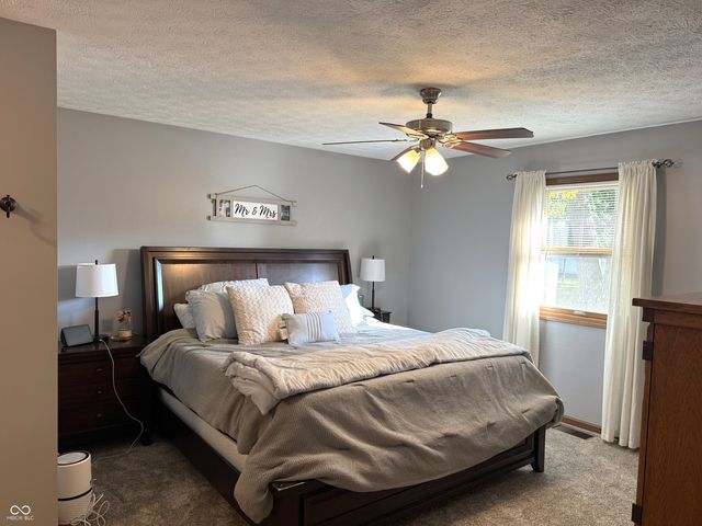 617 S Gregory Lane, Otterbein, IN 47970