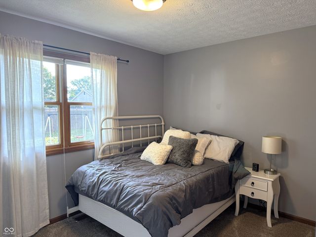 617 S Gregory Lane, Otterbein, IN 47970