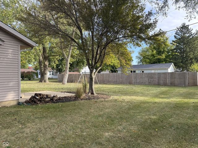 617 S Gregory Lane, Otterbein, IN 47970