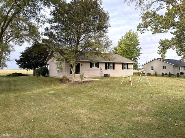 617 S Gregory Lane, Otterbein, IN 47970