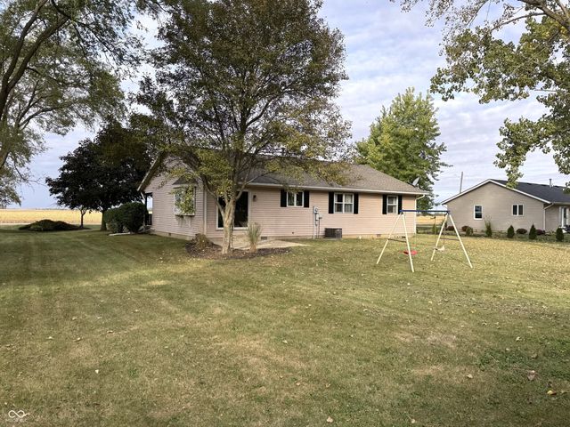 617 S Gregory Lane, Otterbein, IN 47970