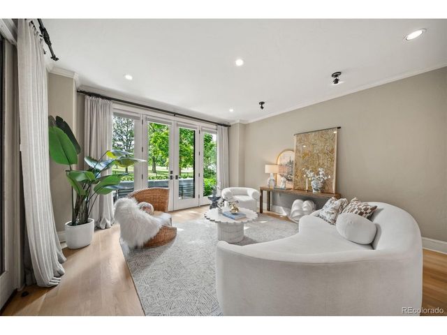 1034 S Franklin St, Denver, CO 80209