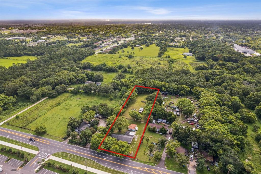 Image 2 of property listing at 1001 OCOEE APOPKA ROAD, Ocoee, FL 34761