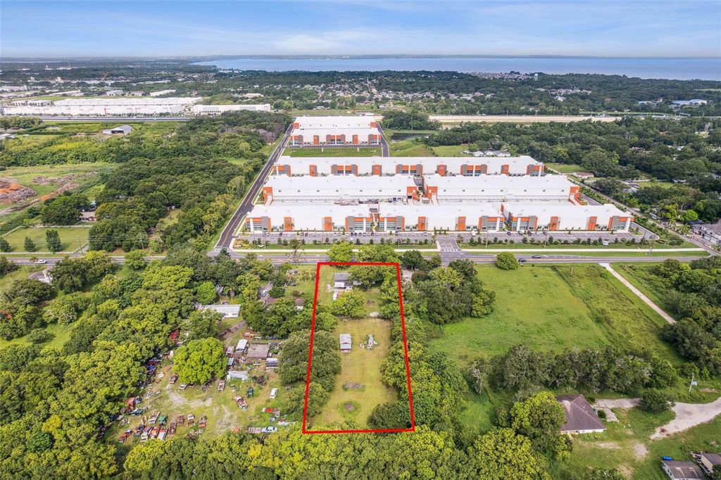 Image 3 of property listing at 1001 OCOEE APOPKA ROAD, Ocoee, FL 34761