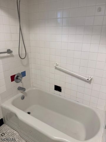 257 Illinois Ave, Paterson City, NJ 07503