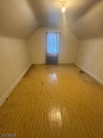 257 Illinois Ave, Paterson City, NJ 07503