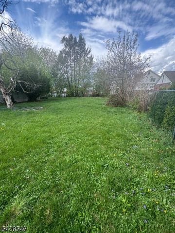 257 Illinois Ave, Paterson City, NJ 07503