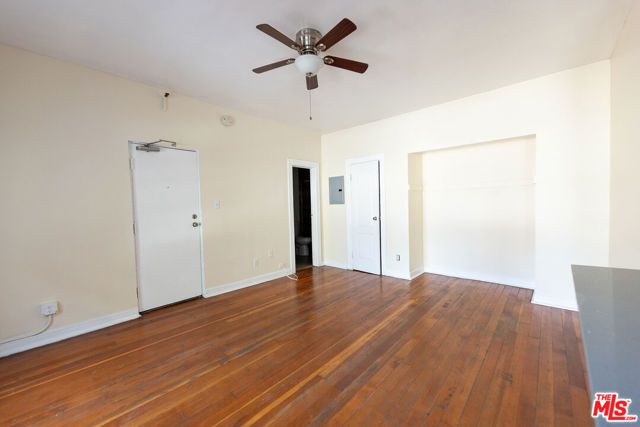 661 Shatto Place 201, Los Angeles, CA 90005