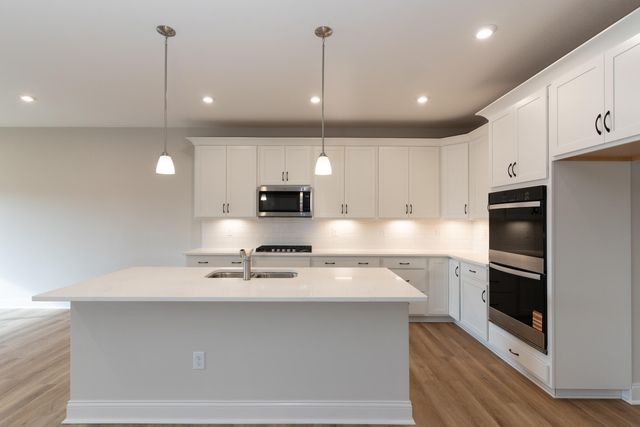 821 Amesbury Drive, Florence, KY 41042