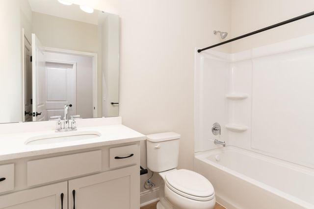 821 Amesbury Drive, Florence, KY 41042