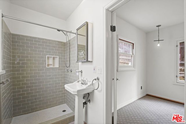 1811 Effie Street, Los Angeles, CA 90026