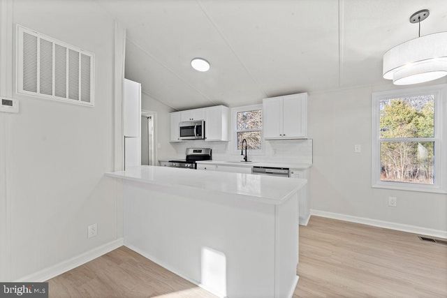 71 WHITE PINE LN, Gordonsville, VA 22942