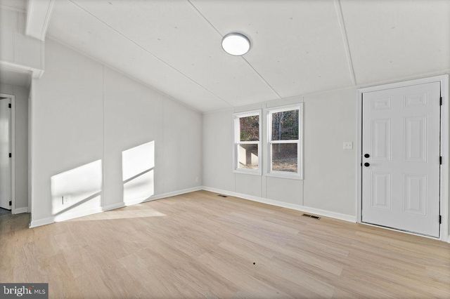 71 WHITE PINE LN, Gordonsville, VA 22942