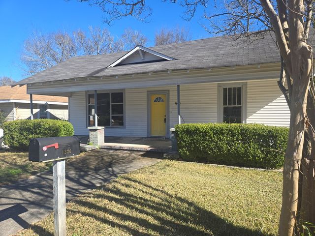 1220 13th Avenue, Phenix City, AL 36867