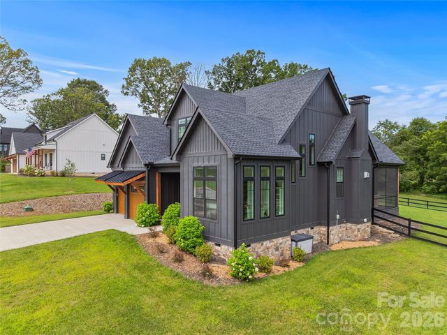 258 Mavrick Drive 26R, Mills River, NC 28759