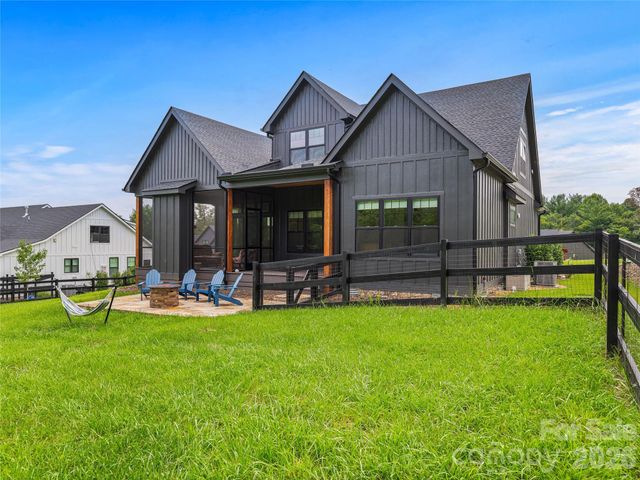 258 Mavrick Drive 26R, Mills River, NC 28759