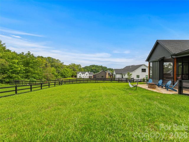 258 Mavrick Drive 26R, Mills River, NC 28759