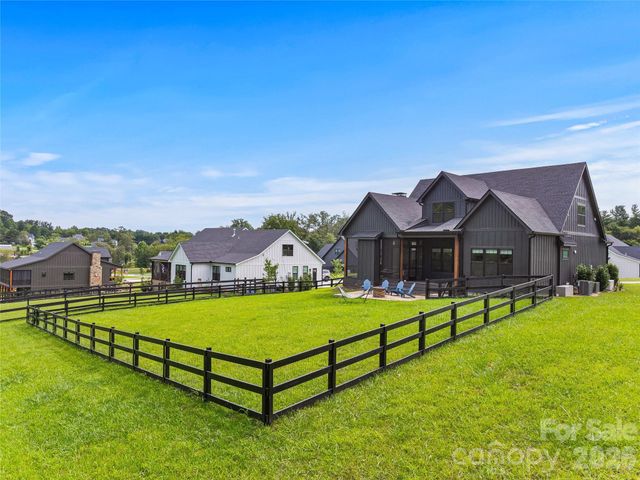 258 Mavrick Drive 26R, Mills River, NC 28759