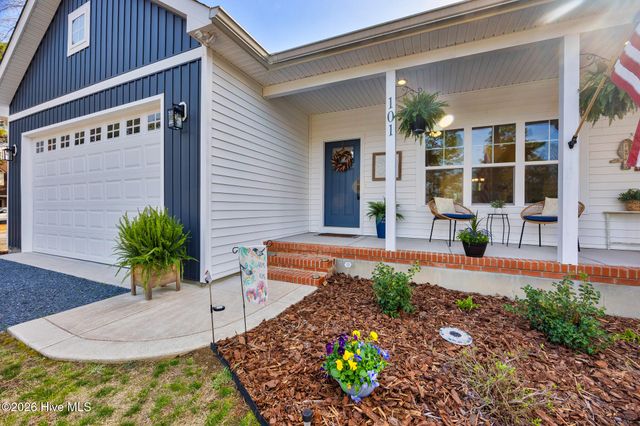 101 Seminole Court, West End, NC 27376