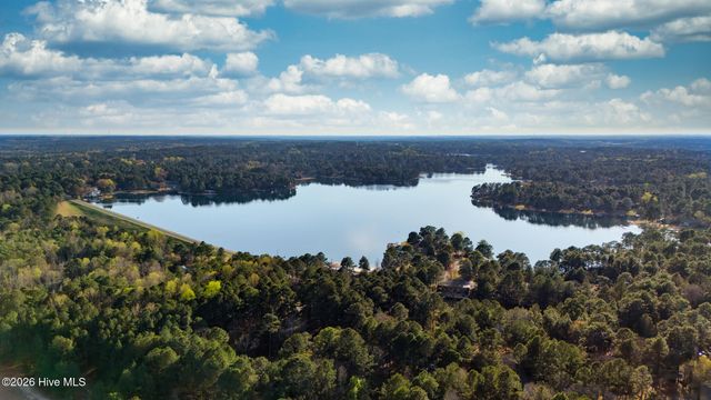 101 Seminole Court, West End, NC 27376