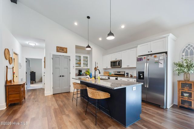 101 Seminole Court, West End, NC 27376