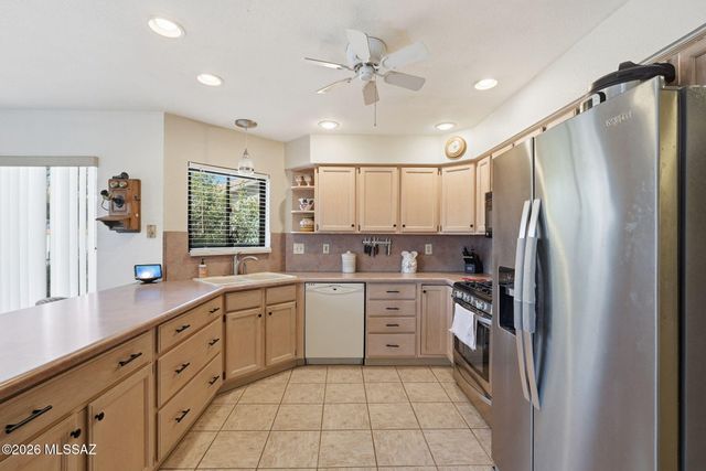 14711 N Windshade Drive, Oro Valley, AZ 85755