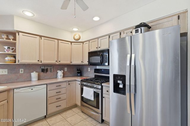 14711 N Windshade Drive, Oro Valley, AZ 85755