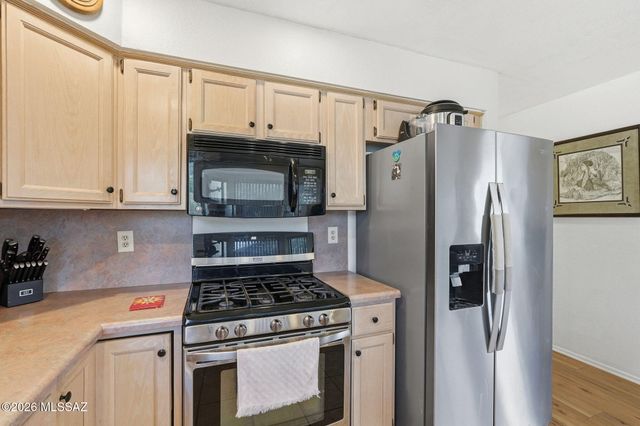 14711 N Windshade Drive, Oro Valley, AZ 85755