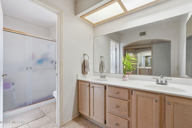 14711 N Windshade Drive, Oro Valley, AZ 85755