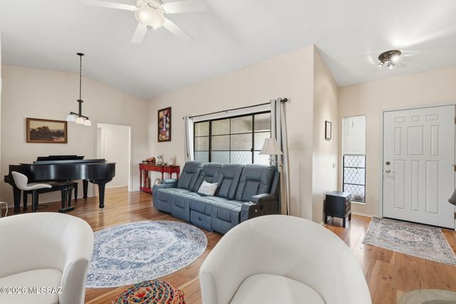 14711 N Windshade Drive, Oro Valley, AZ 85755