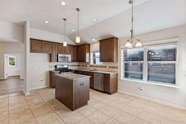12441 Woods Edge Trail, Fort Worth, TX 76244