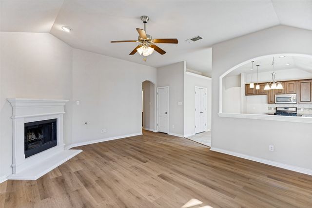 12441 Woods Edge Trail, Fort Worth, TX 76244