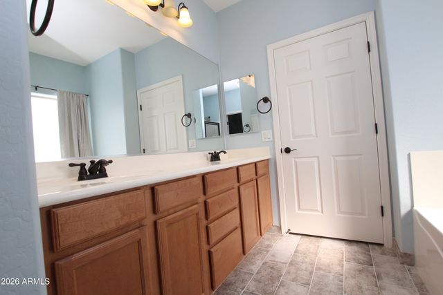 8984 W NICOLET Avenue, Glendale, AZ 85305