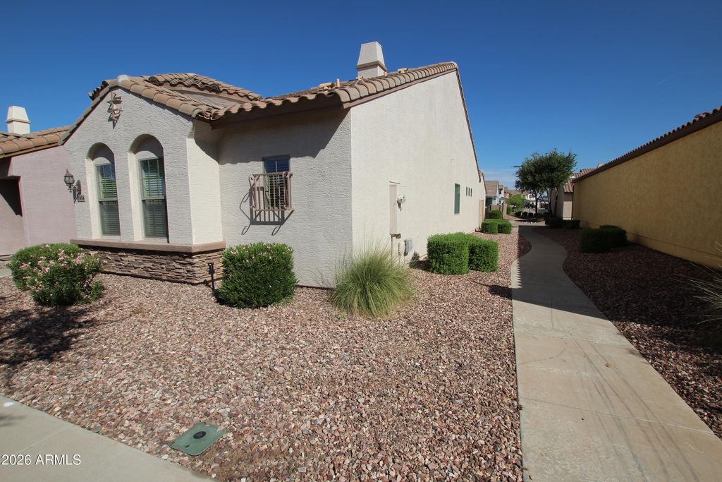 8984 W NICOLET Avenue, Glendale, AZ 85305