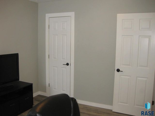 707 E 6th St Street, Dell Rapids, SD 57022