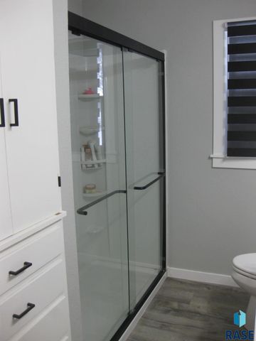 707 E 6th St Street, Dell Rapids, SD 57022